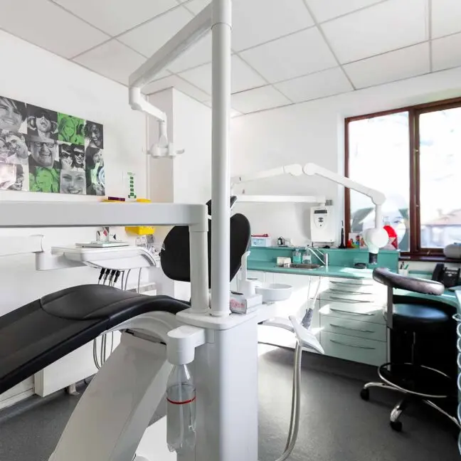 Smiles Dental Bray clinic 1.2