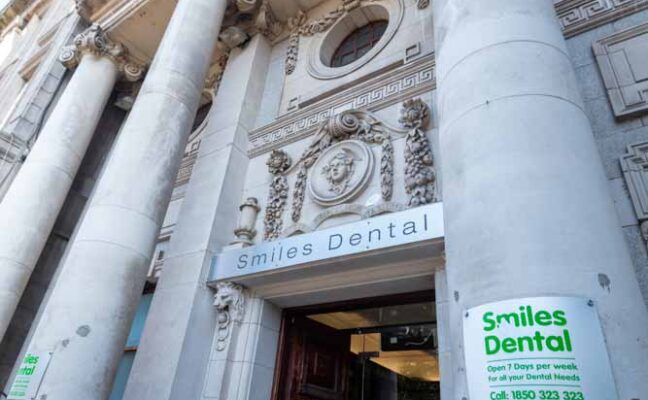 Smiles Dental Dublin 1 O'Connell Street clinic front.