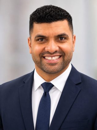 Dr Khalid Alfarsi, Smiles Dental.