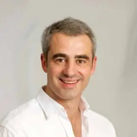 Professor Eduardo Tapia Vidal, Smiles Dental Dublin Ballsbridge Bath Avenue.