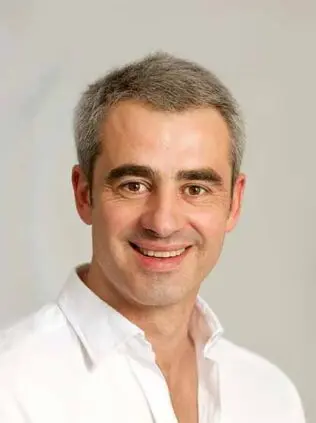 Professor Eduardo Tapia Vidal, Smiles Dental Dublin Ballsbridge Bath Avenue.