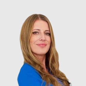 Dr Andrea Uribarri, Smiles Dental.